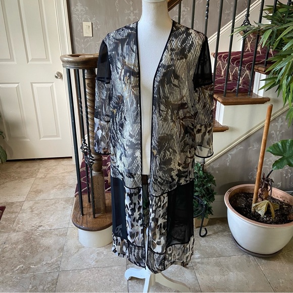 Chico's Travelers Sheer Long Cardigan Duster Size L Animal Print Lightweight - Picture 11 of 12